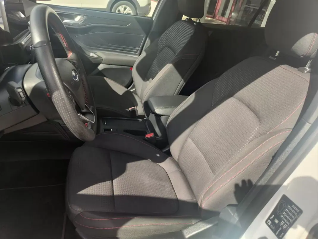 Ford Focus C-Max 2021 - 13990 EUR, 117000 km - 117000km - foto 6 de 21