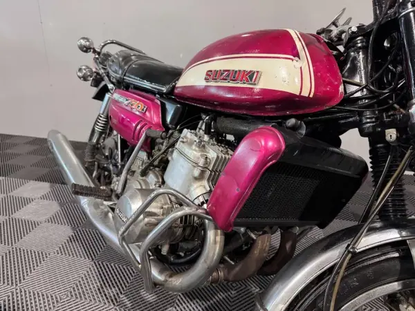 Suzuki GSX-S 1000GT+ 1972 - 12900 EUR, 30000 km - AUTO.MOTO.pt - 30000km - foto 18 de 26