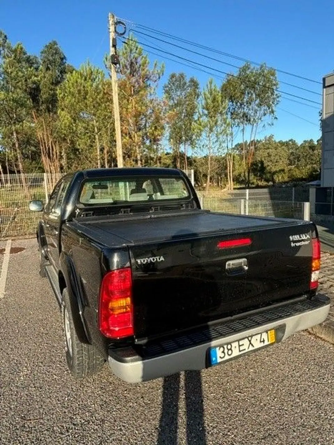 Toyota Hilux 2007 - 23000 EUR, 232000 km - 232000km - foto 2 de 6