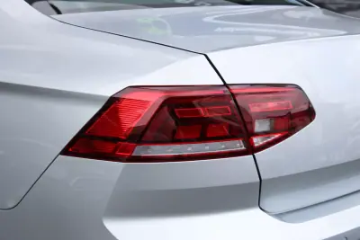 Volkswagen Passat 2021 - 21900 EUR, 22076 km - AUTO.MOTO.pt - 22076km - foto 41 de 44