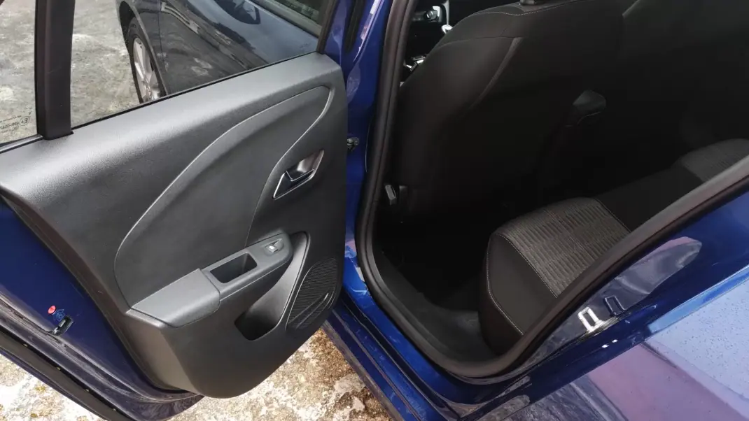 Opel Corsa 2021 - 12999 EUR, 47000 km - AUTO.MOTO.pt - 47000km - foto 17 de 31