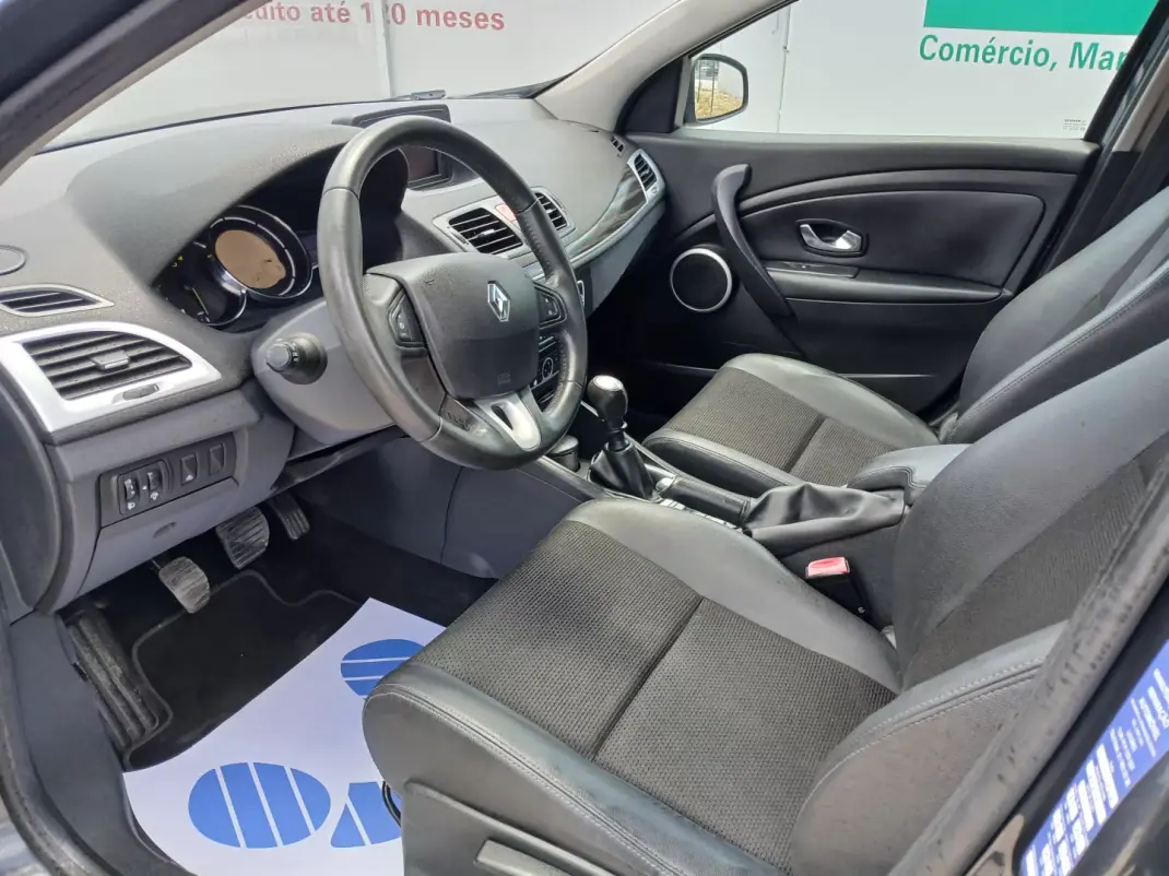 Renault Mégane Sport Tourer 2010 - 6350 EUR, 169329 km - AUTO.MOTO.pt - 169329km - foto 15 de 24