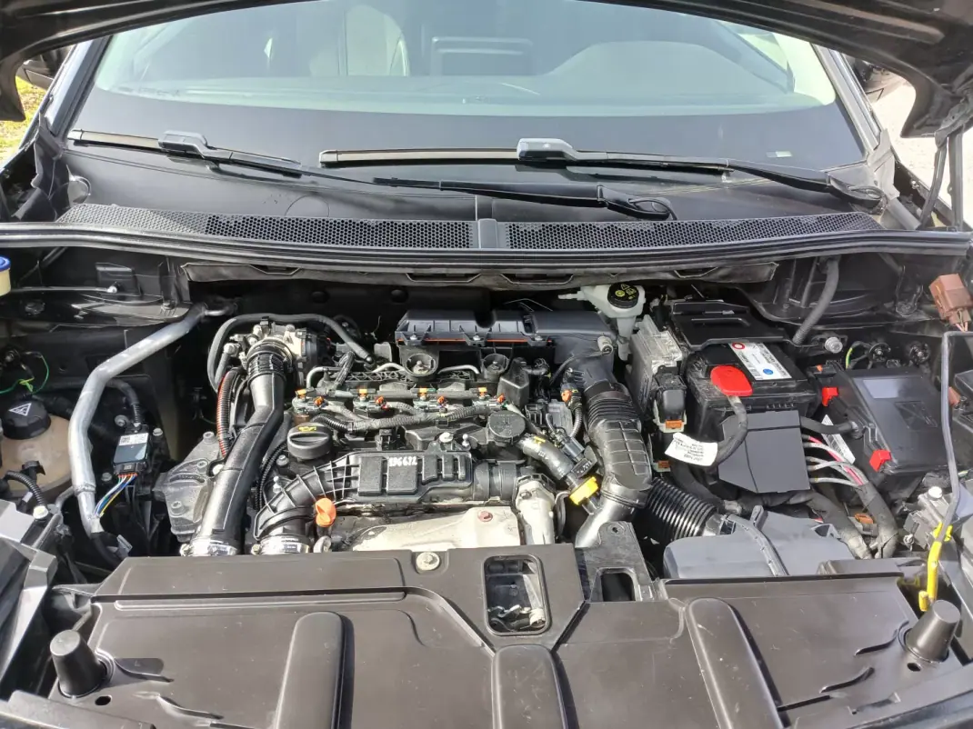 Peugeot 3008 2018 - 13450 EUR, 136692 km - AUTO.MOTO.pt - 136692km - foto 24 de 25