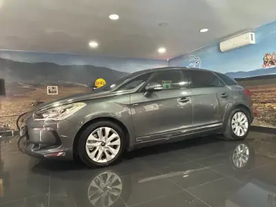Citroën DS5 2013 - 10500 EUR, 205941 km - AUTO.MOTO.pt - 205941km - foto 1 de 22