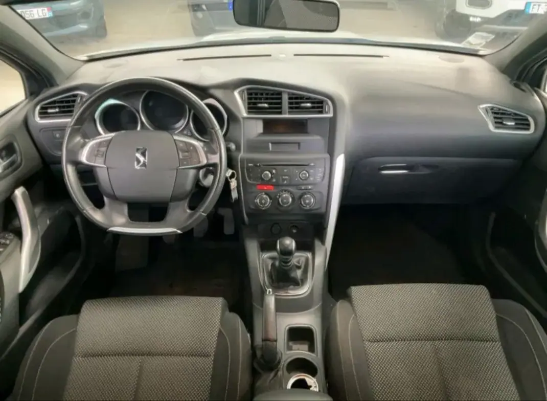 Citroën DS4 2014 - 8900 EUR, 118142 km - AUTO.MOTO.pt - 118142km - foto 2 de 11