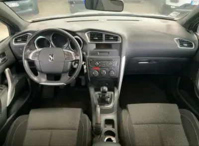Citroën DS4 2014 - 8900 EUR, 118142 km - AUTO.MOTO.pt - 118142km - foto 2 de 11