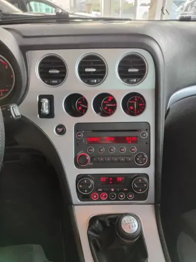 Alfa Romeo 159 Sportwagon 2008 - 7250 EUR, 221050 km - AUTO.MOTO.pt - 221050km - foto 33 de 37