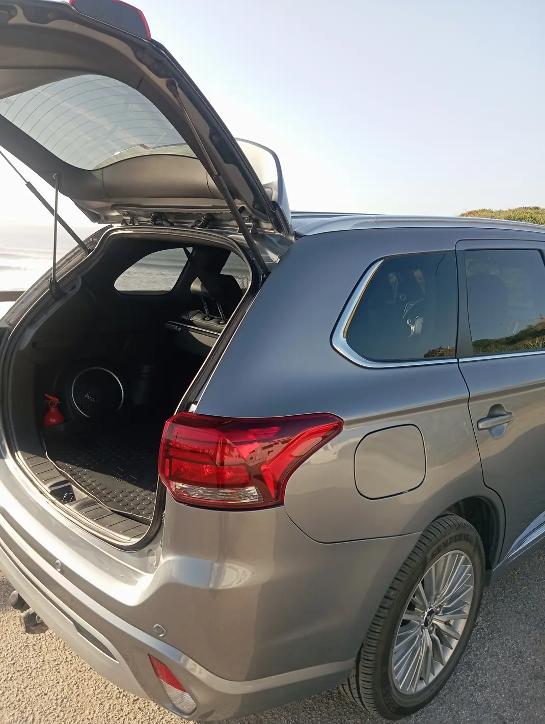 Mitsubishi Outlander 2019 - 23500 EUR, 95000 km - AUTO.MOTO.pt - 95000km - foto 13 de 15