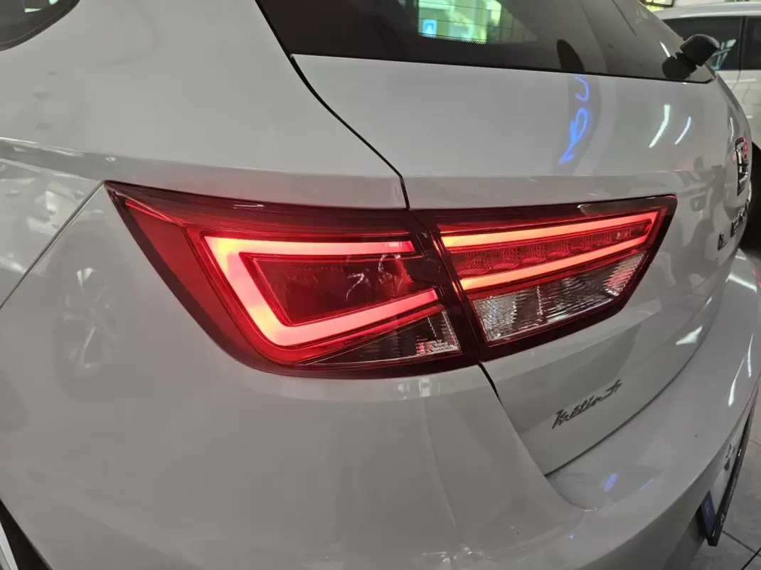 SEAT Leon ST 2015 - 16300 EUR, 51171 km - AUTO.MOTO.pt - 51171km - foto 18 de 20
