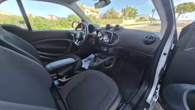Smart Fortwo Cabrio 2018 - 12480 EUR, 70000 km - AUTO.MOTO.pt - 70000km - foto 2 de 17