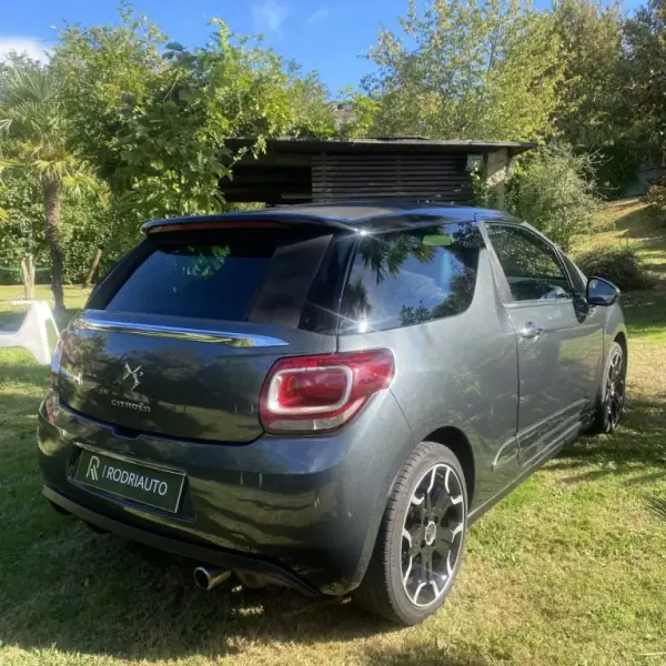 Citroën DS3 2013 - 14990 EUR, 156000 km - AUTO.MOTO.pt - 156000km - foto 6 de 26