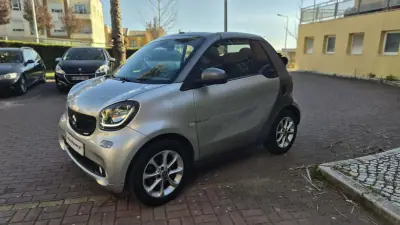 Smart Fortwo Cabrio 2017 - 12480 EUR, 84000 km - AUTO.MOTO.pt - 84000km - foto 11 de 17