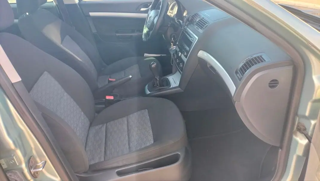 Skoda Octavia Break 2010 - 3800 EUR, 290000 km - 290000km - foto 6 de 9