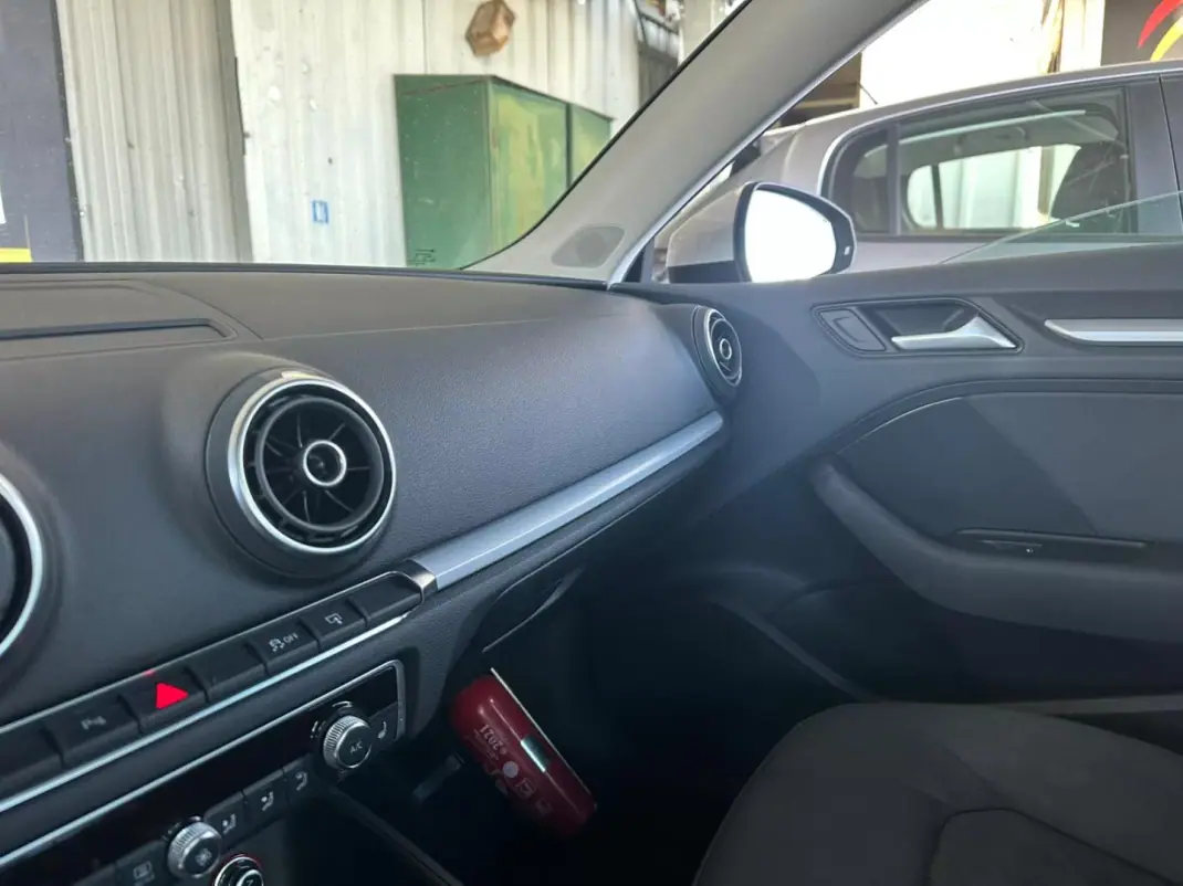 Audi A3 Sportback 2015 - 15900 EUR, 151923 km - AUTO.MOTO.pt - 151923km - foto 25 de 30