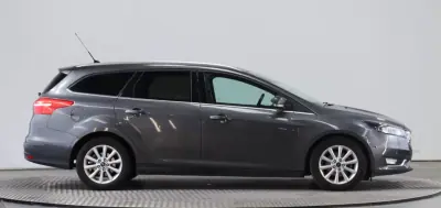 Ford Focus SW 2015 - 9999 EUR, 125121 km - AUTO.MOTO.pt - 125121km - foto 8 de 18