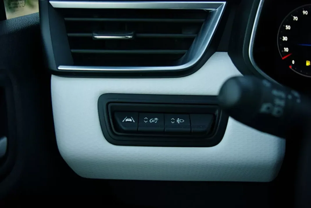 Renault Clio 2023 - 18900 EUR, 26048 km - AUTO.MOTO.pt - 26048km - foto 27 de 40