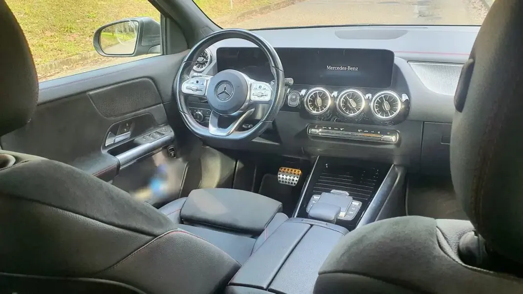 Mercedes-Benz EQA 2023 - 33990 EUR, 65000 km - AUTO.MOTO.pt - 65000km - foto 11 de 26