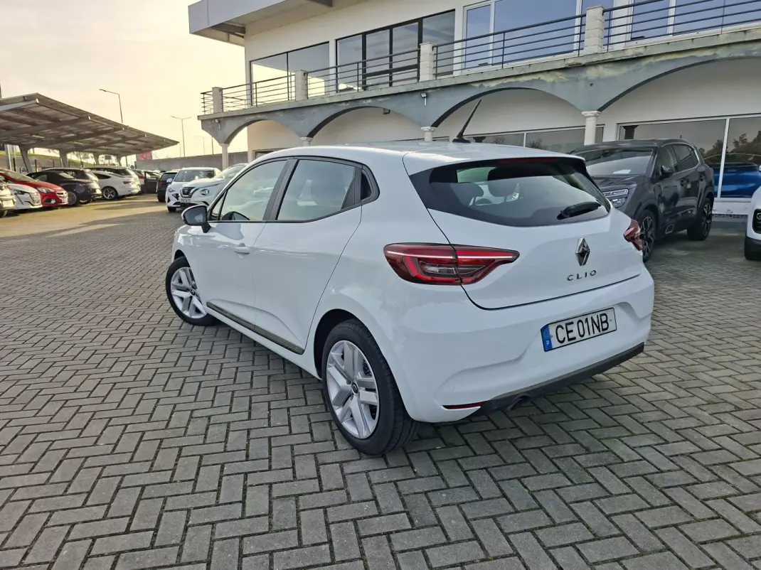 Renault Clio 2019 - 15000 EUR, 62800 km - AUTO.MOTO.pt - 62800km - foto 8 de 32