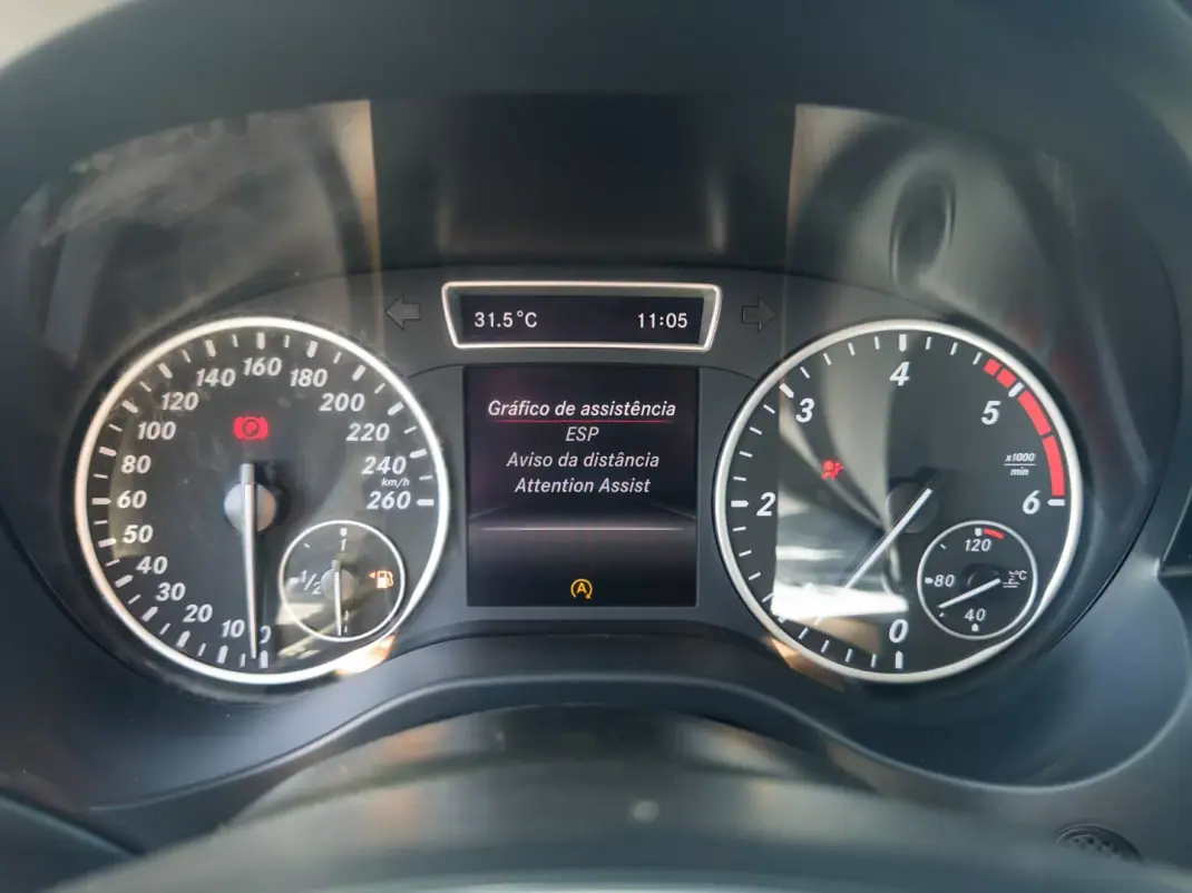 Mercedes-Benz A 180 2015 - 14990 EUR, 163000 km - 163000km - foto 25 de 37