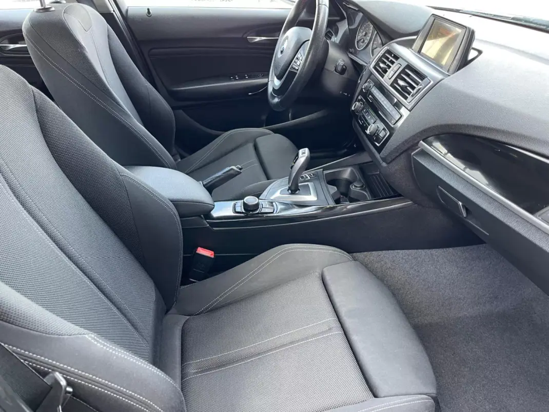 BMW 116 2017 - 15900 EUR, 153200 km - AUTO.MOTO.pt - 153200km - foto 13 de 14