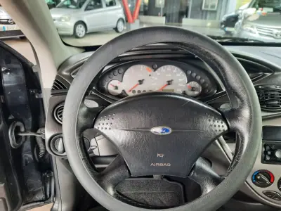 Ford Focus 2002 - 2950 EUR, 222606 km - AUTO.MOTO.pt - 222606km - foto 2 de 10