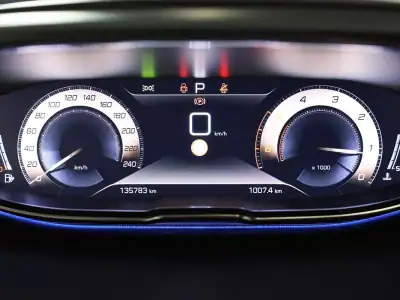 Peugeot 5008 2020 - 23900 EUR, 135000 km - AUTO.MOTO.pt - 135000km - foto 33 de 40