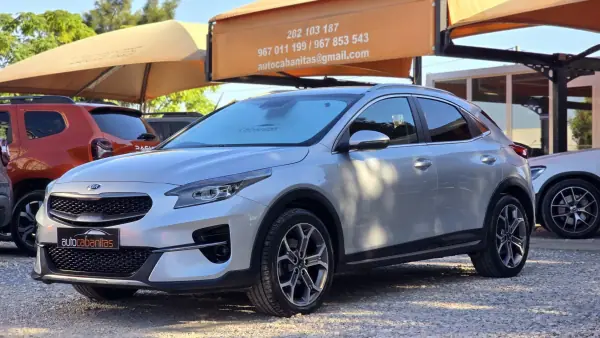 Kia XCeed 2022 - 17500 EUR, 75020 km - AUTO.MOTO.pt - 75020km - foto 4 de 25