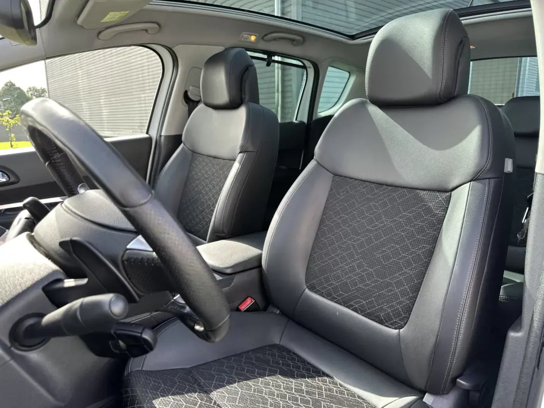 Peugeot 3008 2014 - 8900 EUR, 220000 km - AUTO.MOTO.pt - 220000km - foto 34 de 62