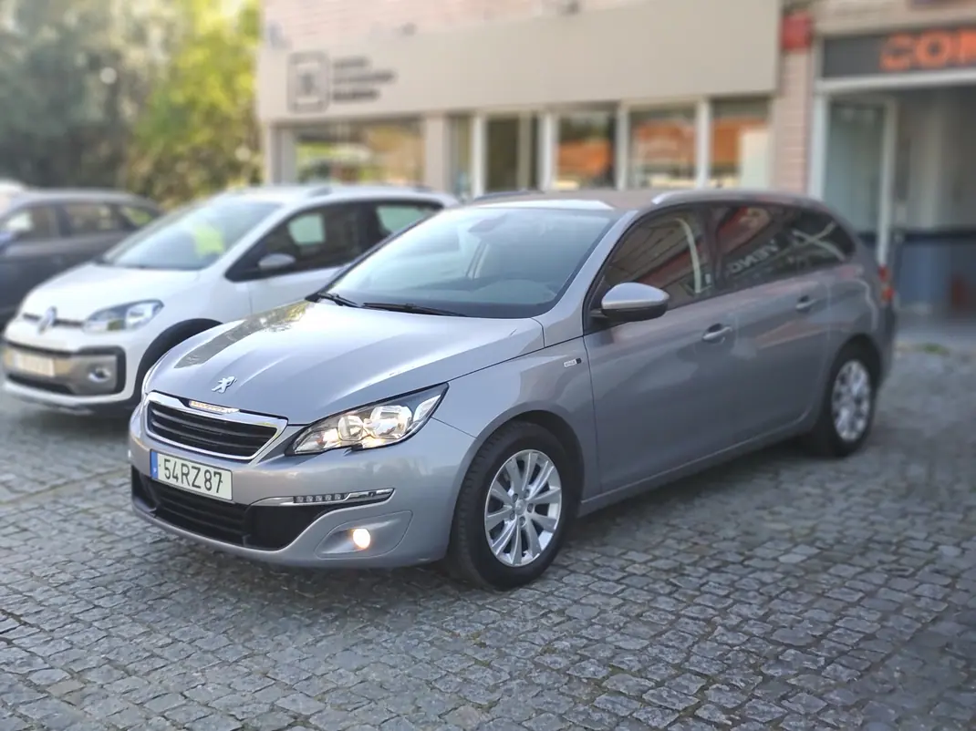 Peugeot 308 2016 - 8750 EUR, 171999 km - AUTO.MOTO.pt - 171999km - foto 5 de 15