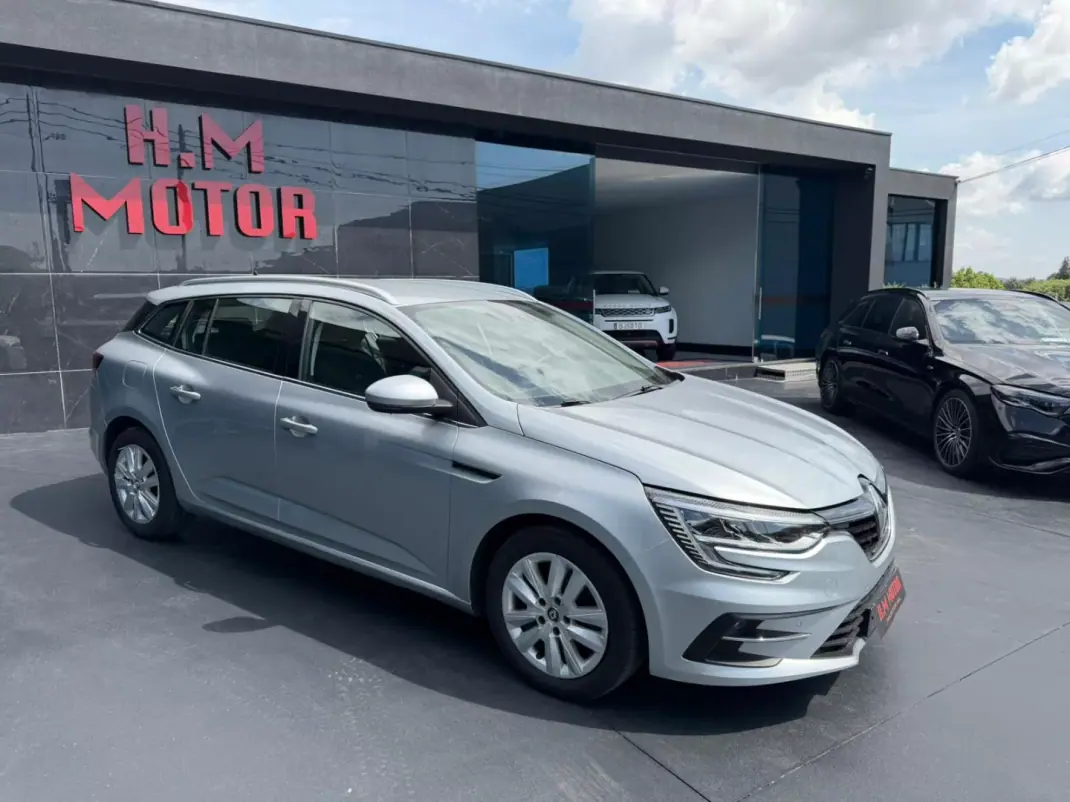 Renault Mégane Sport Tourer 2020 - 10900 EUR, 265000 km - AUTO.MOTO.pt - 265000km - foto 2 de 9
