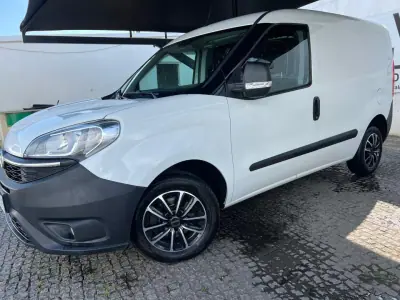 Fiat Doblo 2018 - 9250 EUR, 99150 km - AUTO.MOTO.pt - 99150km - foto 2 de 6