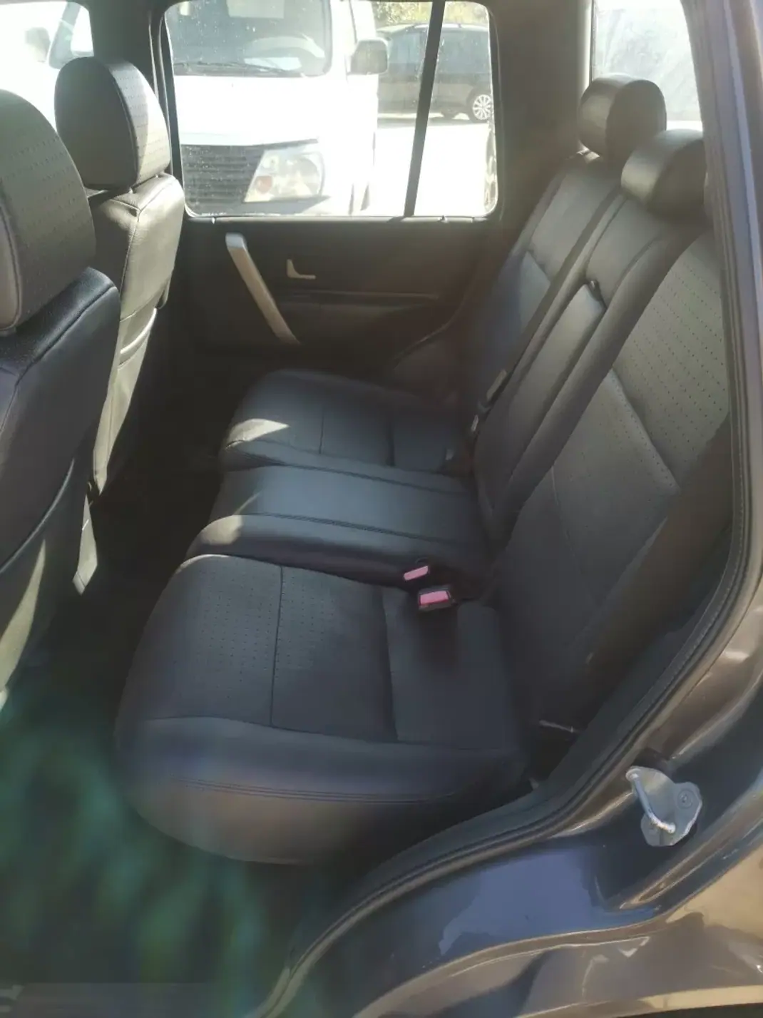Land Rover Freelander 2005 - 8000 EUR, 248000 km - 248000km - foto 5 de 9