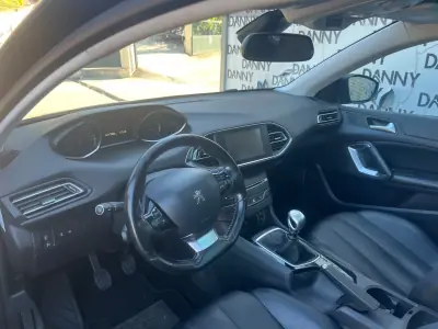 Peugeot 308 SW 2016 - 8990 EUR, 277000 km - foto 4 de 13