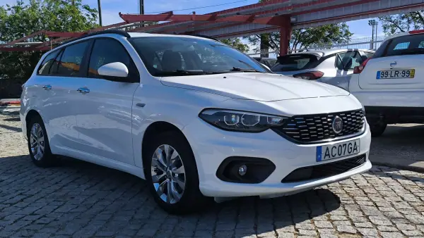 Fiat Tipo Station Wagon 2020 - 12450 EUR, 84184 km - AUTO.MOTO.pt - 84184km - foto 4 de 11
