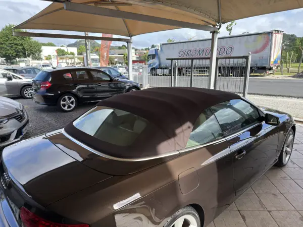 Audi A5 Cabrio 2011 - 14950 EUR, 274529 km - AUTO.MOTO.pt - 274529km - foto 11 de 37