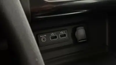 Renault Mégane Sport Tourer 2020 - 13990 EUR, 137993 km - AUTO.MOTO.pt - 137993km - foto 26 de 32