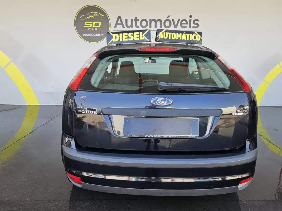 Ford Focus 2006 - 6750 EUR, 130000 km - AUTO.MOTO.pt - 130000km - foto 4 de 10