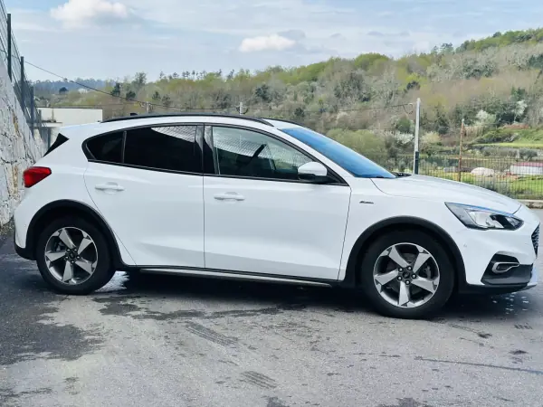 Ford Focus 2019 - 13990 EUR, 83000 km - AUTO.MOTO.pt - 83000km - foto 4 de 51