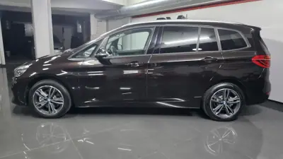 BMW 218 Gran Tourer 2018 — foto 2 de 56