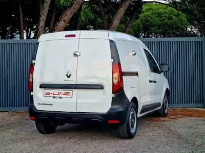 Renault Express Confort Blue DCI 95 2021 - 13990 EUR, 121868 km - AUTO.MOTO.pt - 121868km - foto 8 de 24