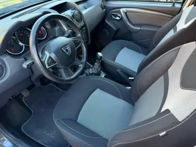 Dacia Duster 2018 - 12900 EUR, 131000 km - AUTO.MOTO.pt - 131000km - foto 30 de 31