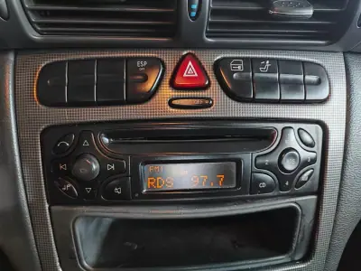 Mercedes-Benz C 220 2000 - 5750 EUR, 372700 km - AUTO.MOTO.pt - 372700km - foto 35 de 60