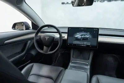 Tesla Model 3 2023 - 31950 EUR, 88000 km - 88000km - foto 18 de 48