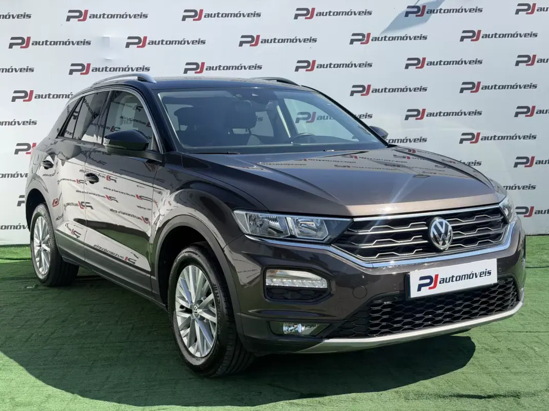 Volkswagen T-Roc 2018 - 16990 EUR, 102000 km - AUTO.MOTO.pt - 102000km - foto 4 de 12