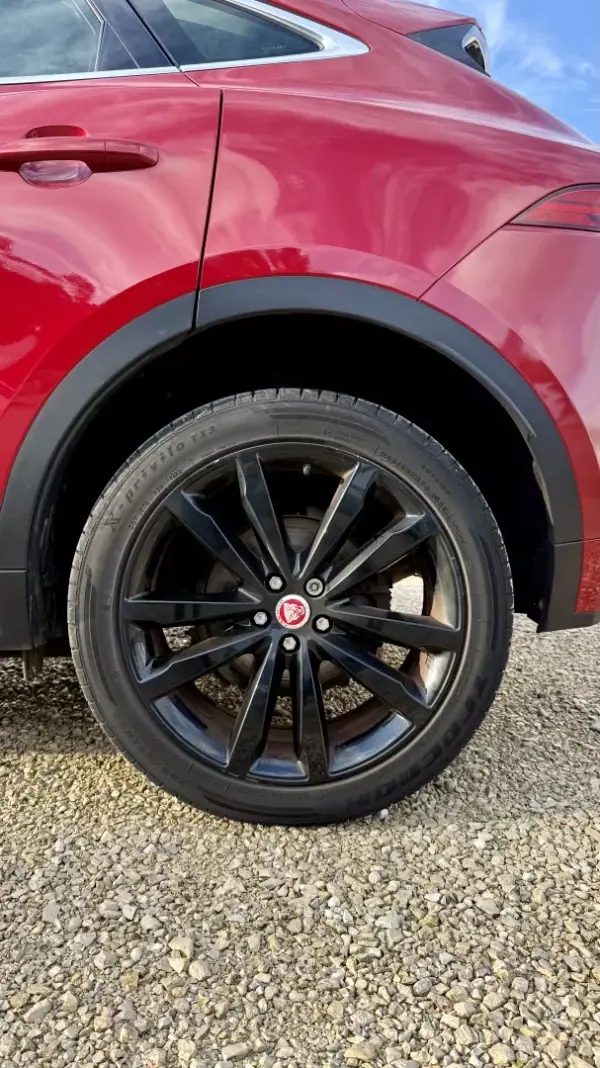 Jaguar E-Pace 2019 - 24500 EUR, 164000 km - AUTO.MOTO.pt - 164000km - foto 6 de 64
