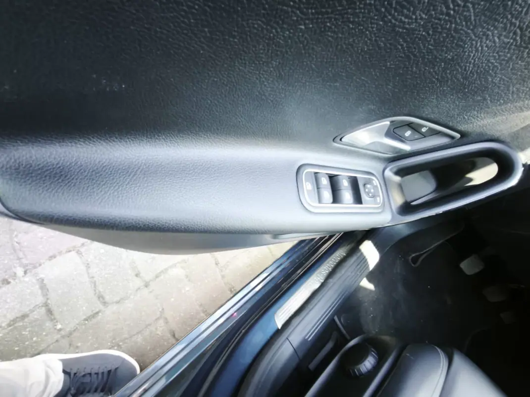 Mercedes-Benz A 180 2019 - 22900 EUR, 111500 km - 111500km - foto 5 de 14