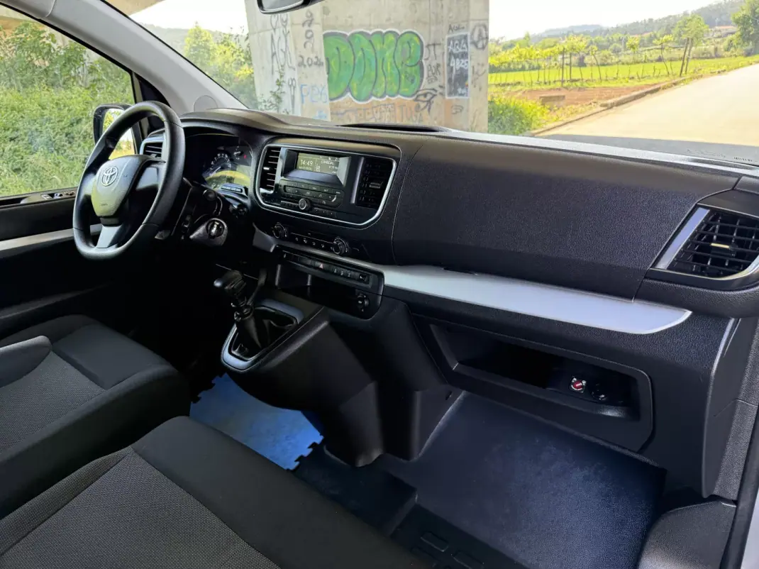 Toyota Proace Verso 2020 - 28890 EUR, 146000 km - AUTO.MOTO.pt - 146000km - foto 19 de 30