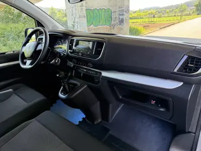 Toyota Proace Verso 2020 - 28890 EUR, 146000 km - AUTO.MOTO.pt - 146000km - foto 19 de 30