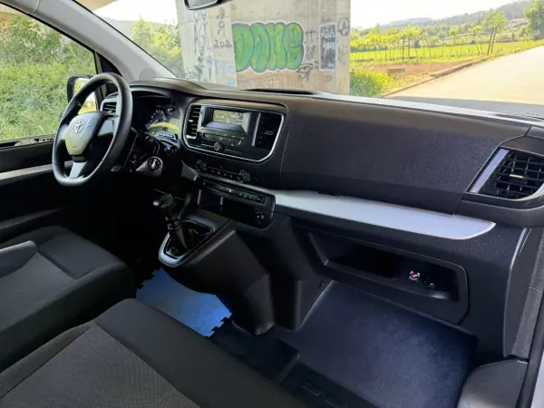 Toyota Proace Verso 2020 - 28890 EUR, 146000 km - AUTO.MOTO.pt - 146000km - foto 19 de 30