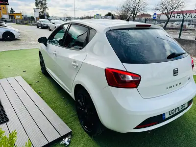 SEAT Ibiza 2015 - 15000 EUR, 159000 km - AUTO.MOTO.pt - 159000km - foto 6 de 20